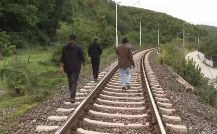 Teretni voz udario migranta u Hadžićima: Afganistanac teže povrijeđen