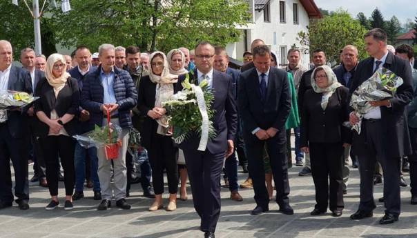 Terzo na obilježavanju Dana Zlatnih ljiljana: Danas isplaćene uvećane boračke naknade
