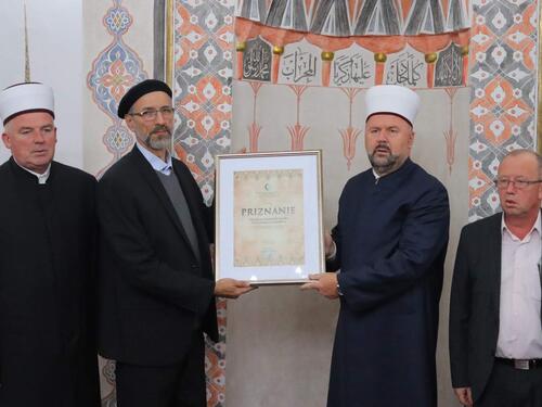 Tešanj: Nagrada 'Hasan-ef. Škapur' Fakultetu islamskih nauka u Sarajevu