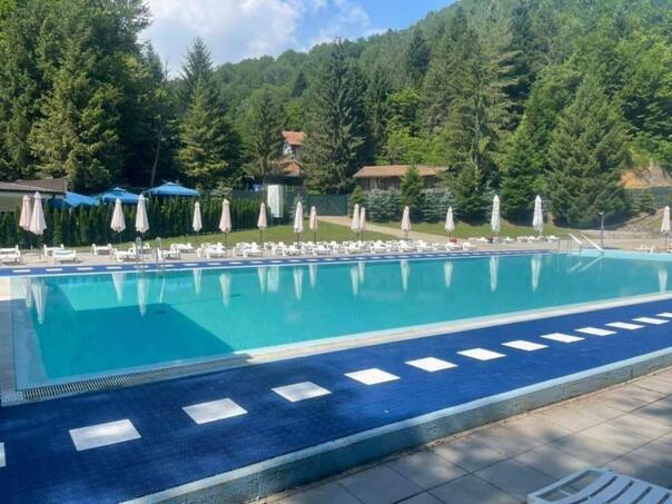 Tešanjski bazeni dodatno 'ušminkani' za ljetnu sezonu