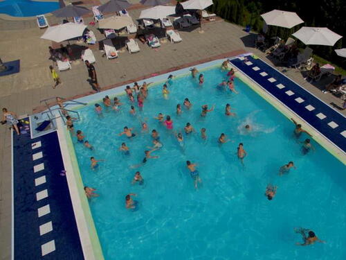 Tešanjski bazeni rade već punu sedmicu, 30. juna strata besplatna škola plivanja