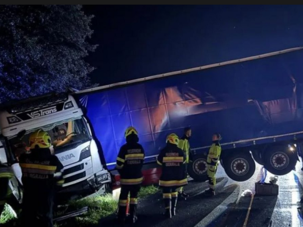 Teška nesreća: 27-godišnji vozač kamiona iz BiH sletio s puta