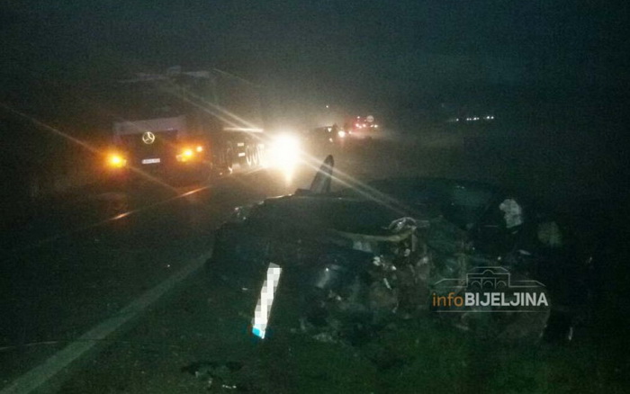 Teška nesreća kod Bijeljine: Jedna osoba poginula, više povrijeđeno