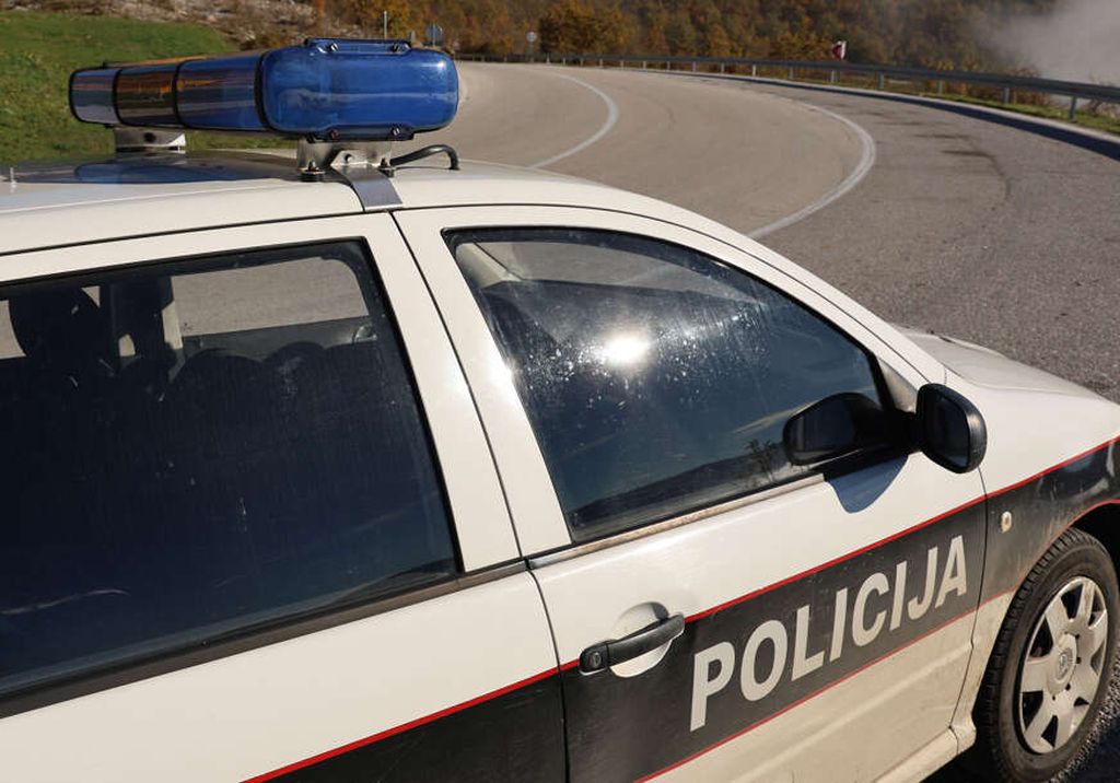Teška nesreća kod Srebrenika: Povrijeđeno 10 osoba