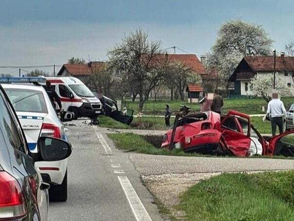 Teška nesreća kod Ugljevika: Dvije osobe prevezene u bolnicu