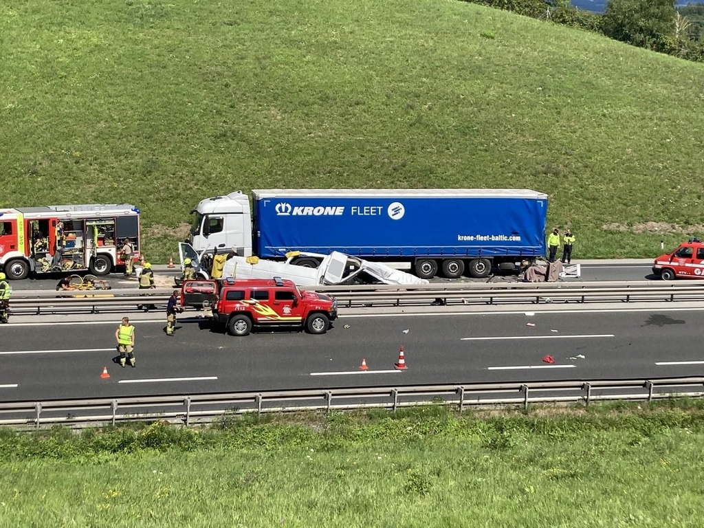 Teška nesreća na autoputu Maribor-Ljubljana, pet osoba poginulo