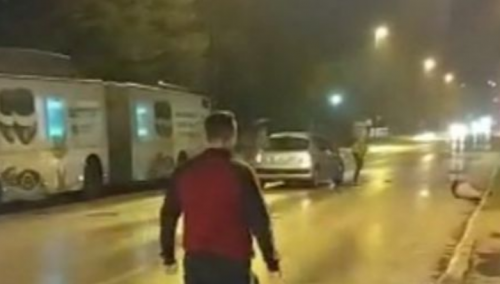 Teška nesreća na Dobrinji: Pješak leži na cesti