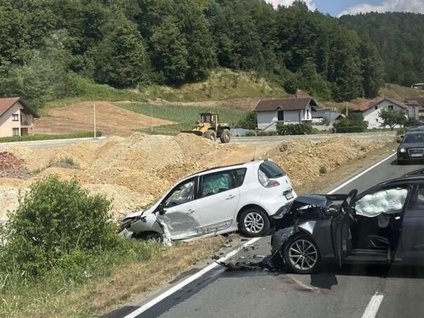 Teška nesreća na putu Kotor Varoš – Čelinac, troje povrijeđeno