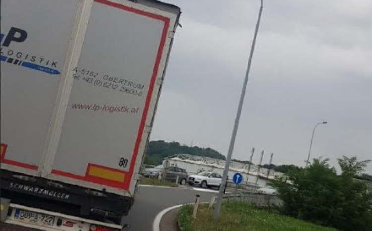 Teška nesreća na Šićkoj petlji: Ima povrijeđenih