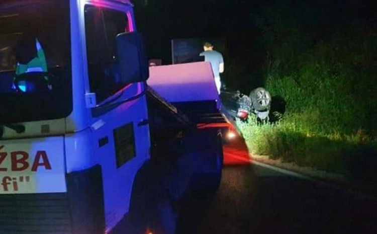 Teška nesreća u Lukavcu: Mladić poginuo u prevrtanju automobila