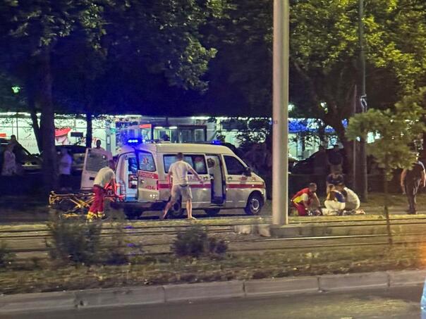 Teška nesreća u Sarajevu nakon slavlja: Mladiću se bore za život
