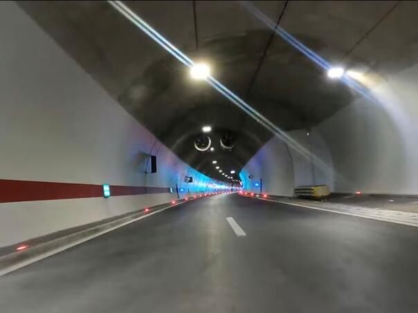 Teška nesreća u tunelu Hercegovina: Povrijeđen vozač iz Sarajeva