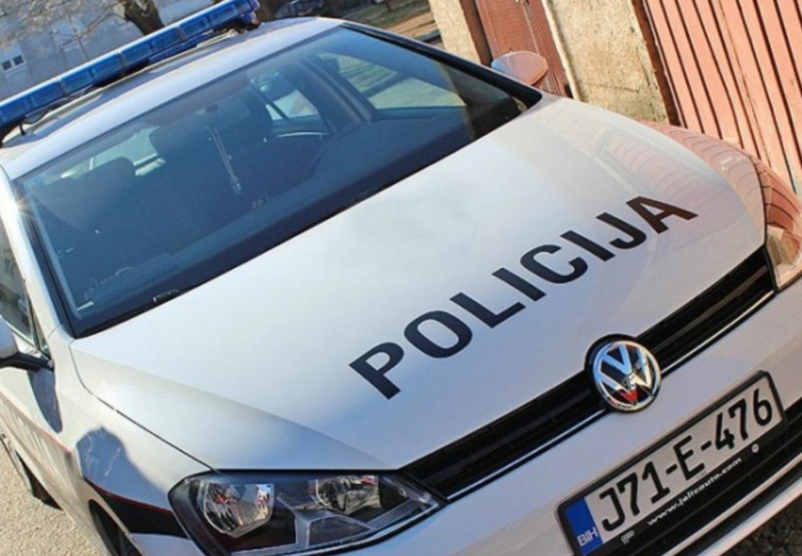 Teška nesreća u Velikoj Kladuši, muškarac stradao u svom dvorištu