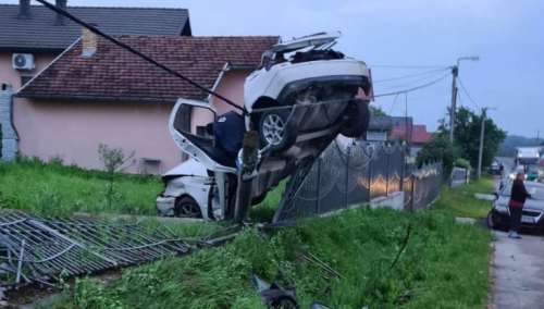 Teška saobraćajna nesreća kod Brčkog, jedna osoba poginula