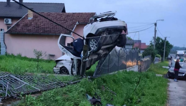 Teška saobraćajna nesreća kod Brčkog, jedna osoba poginula
