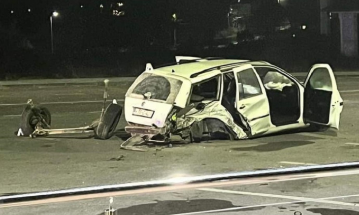 Teška saobraćajna nesreća kod Cazina, jedna osoba povrijeđena