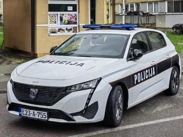 Teška saobraćajna nesreća kod Cazina, povrijeđene dvije osobe