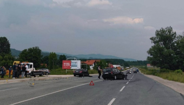 Teška saobraćajna nesreća kod Kalesije: Ima povrijeđenih