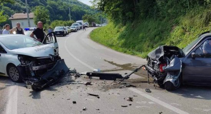 Teška saobraćajna nesreća kod Kiseljaka, ima povrijeđenih