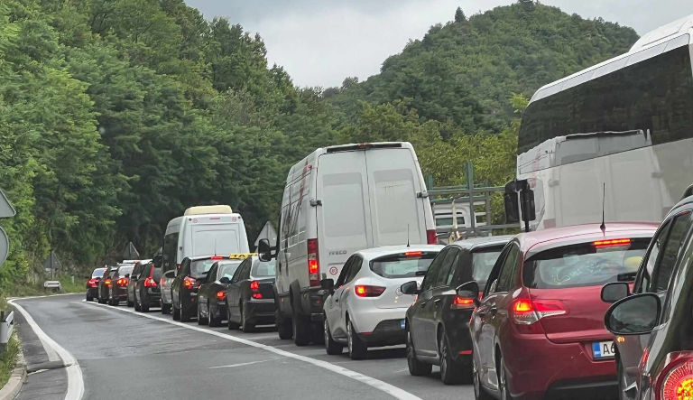 Teška saobraćajna nesreća kod Konjica, ima povrijeđenih