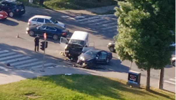 Teška saobraćajna nesreća na Alipašinom Polju: Ima povrijeđenih osoba