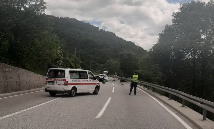 Teška saobraćajna nesreća na Ivanu, dva vozača poginula