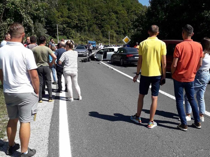 Teška saobraćajna nesreća na magistralnom putu Semizovac-Olovo