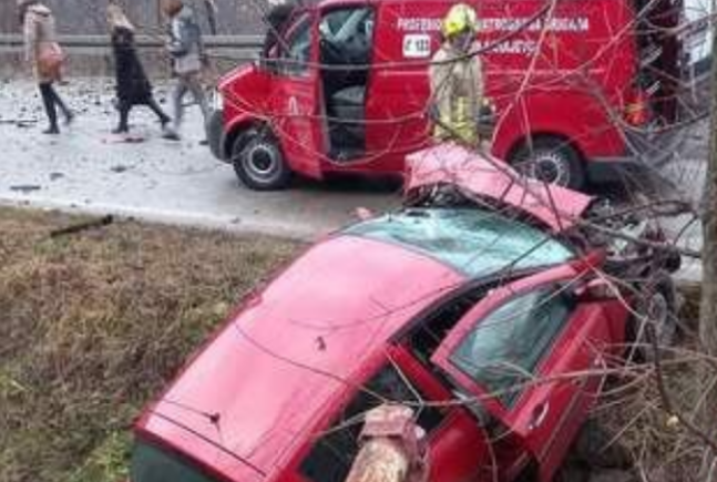 Teška saobraćajna nesreća na tranzitu u Sarajevu: Povrijeđena najmanje jedna osoba