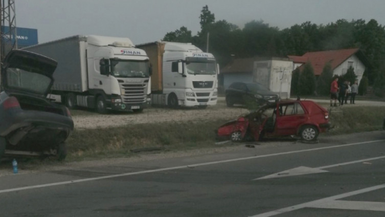 Teška saobraćajna nesreća: Tri osobe povrijeđene prebačene u bolnicu