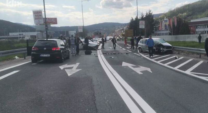 Teška saobraćajna nesreća u Blažuju, dvije osobe prevezene na ukazivanje pomoći