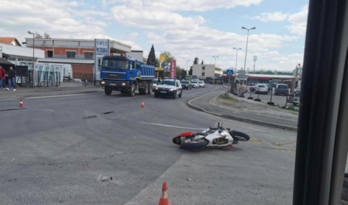 Teška saobraćajna nesreća u Cazinu: Povrijeđen motociklista