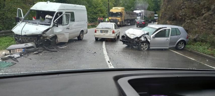 Teška saobraćajna nesreća u Kladnju: Povrijeđene tri osobe