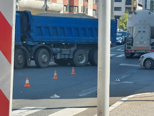 Teška saobraćajna nesreća u Konjicu, cisterna udarila ženu
