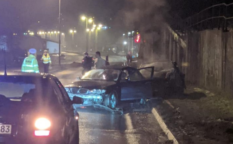 Teška saobraćajna nesreća u Tuzli, sudarili se BMW i Golf