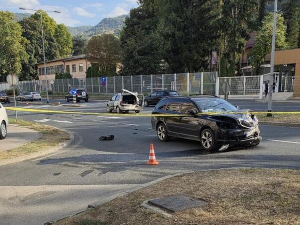 Težak sudar u Zenici: Dva vozača prevezena u bolnicu