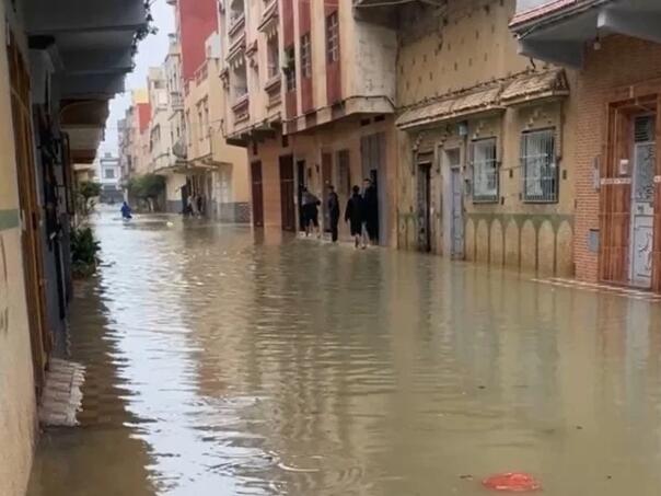 Teške poplave pogodile sjever Maroka, voda ušla u kuće