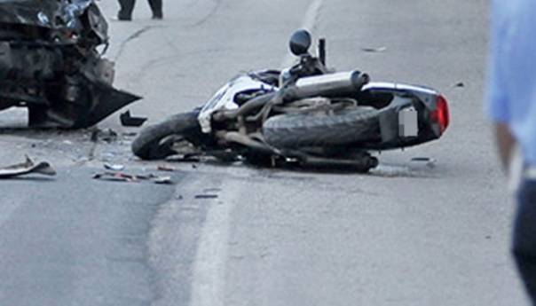 Teško povrijeđen 25-godišnji motociklista iz Gradačca