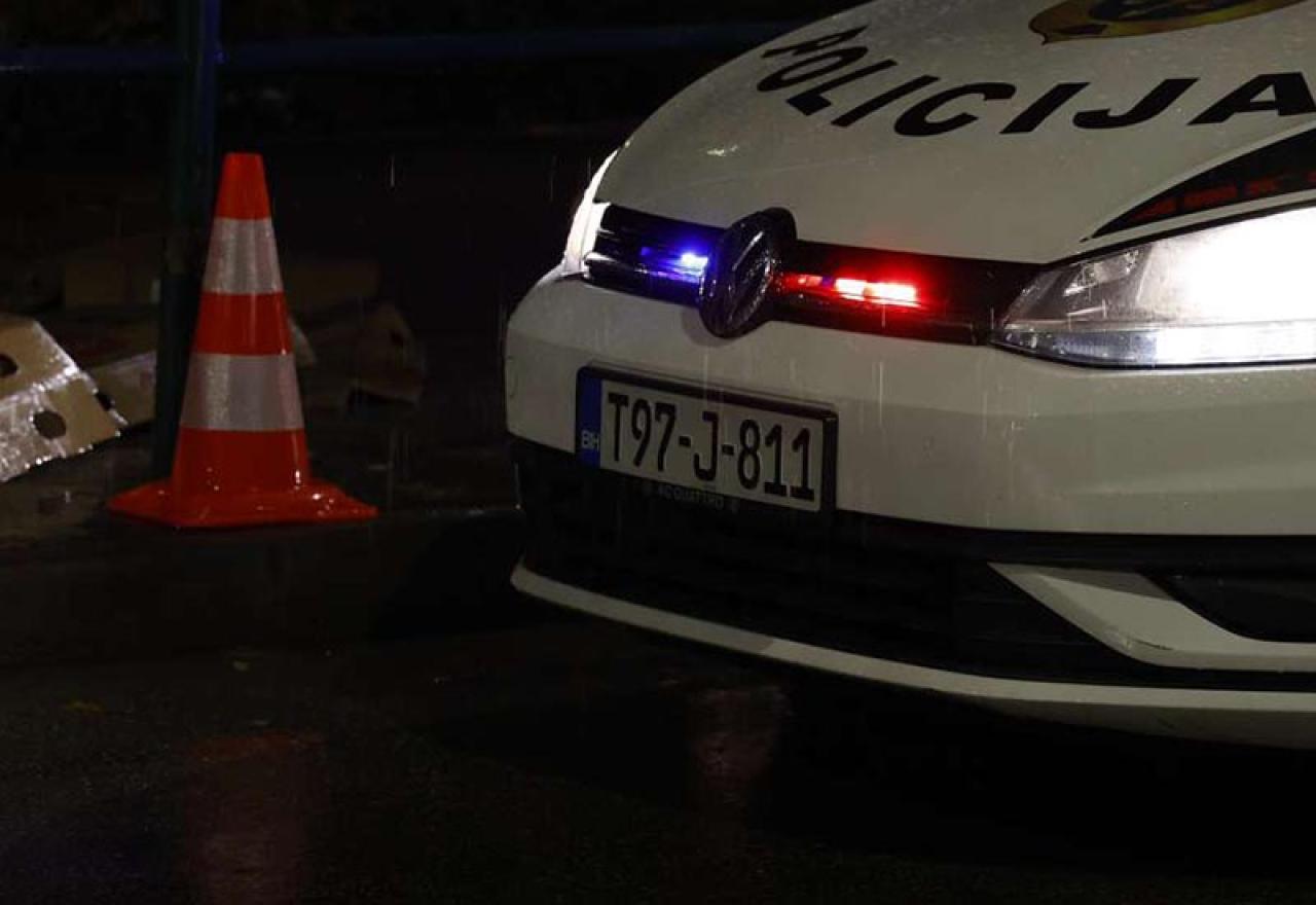 Teško povrijeđen motociklist u Mostaru, vozač pobjegao