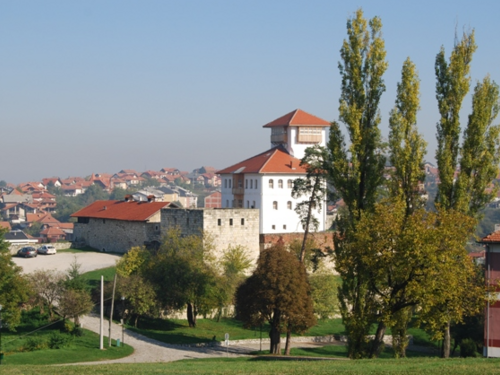 Teško povrijeđen vozač motora (15) u Gradačcu