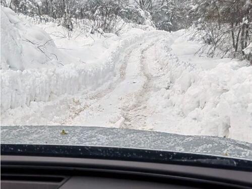 Alarmantno zbog snijega: Naselja bez struje, evakuacije...