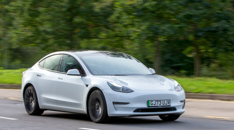 Tesla Model 3: Revolucionarni električni automobil s ozbiljnim izazovima u kvaliteti