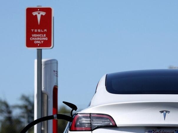 Tesla obećava više pristupačnih električnih automobila