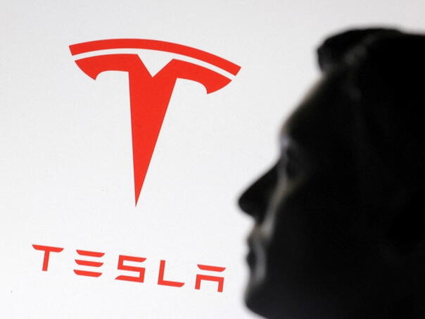 Tesla u teškoj krizi: Prodaja opada, profit tone...