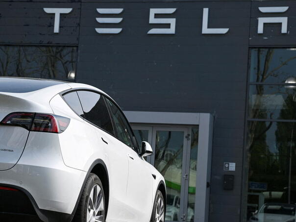 Teslina prodaja u EU pala za 34 posto u novembru uslijed kineske konkurencije i političkih previranja