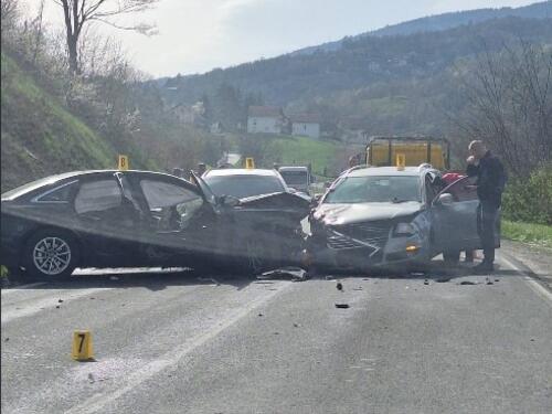 Težak sudar kod Travnika, povrijeđene tri osobe
