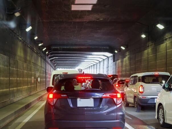 Težak udes u tunelu kod Užica: Uništena dva automobila
