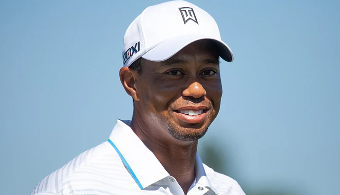 Tiger Woods budan i reaguje poslije operacije