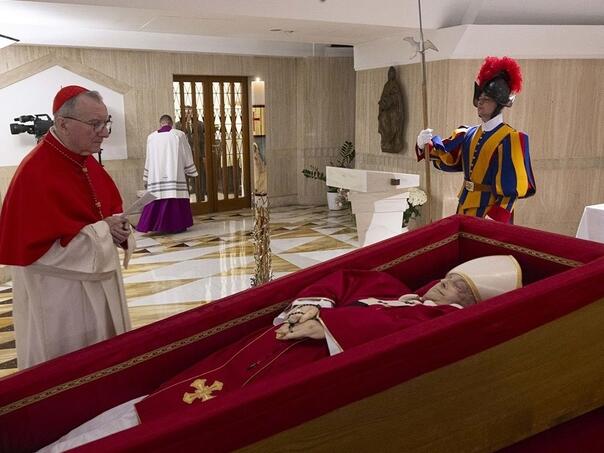 Tijelo pape Franje danas će biti premješteno u baziliku