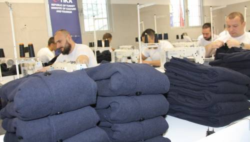 TIKA donirala 60 mašina za pogon šivaone u kojem rade zatvorenici KPZZT