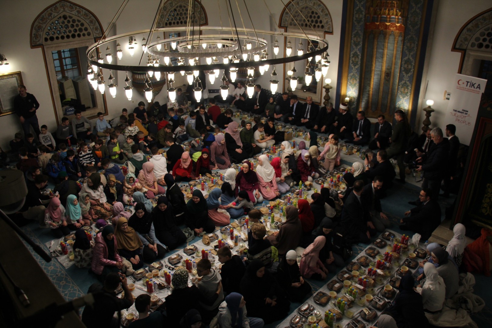 TIKA organizovala iftar za polaznike Škole hifza i mektepske pouke u Sarajevu